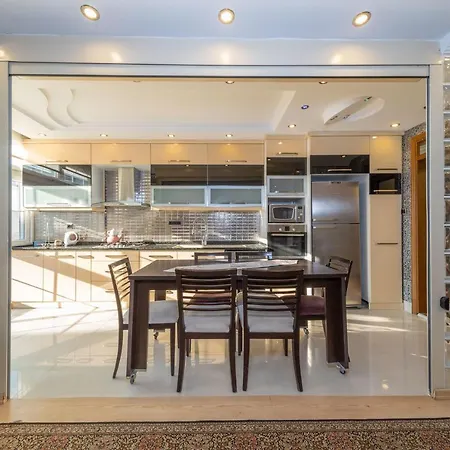 Daire Exceptional Apartment With Sea View Near Mermerli Beach In Muratpasa, Antalya