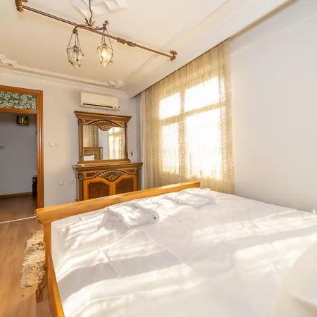 Exceptional Apartment With Sea View Near Mermerli Beach In Muratpasa, Antalya Antalya